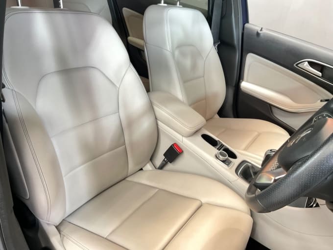 2025 Mercedes-benz 180
