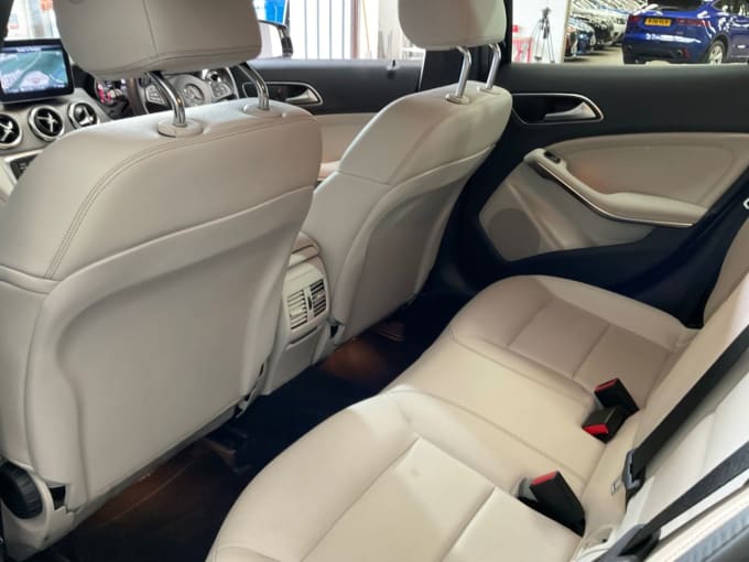 2025 Mercedes-benz 180