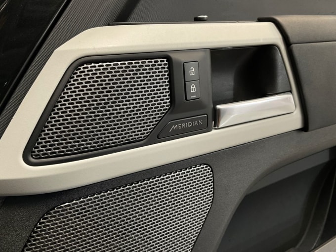 2025 Land Rover Defender