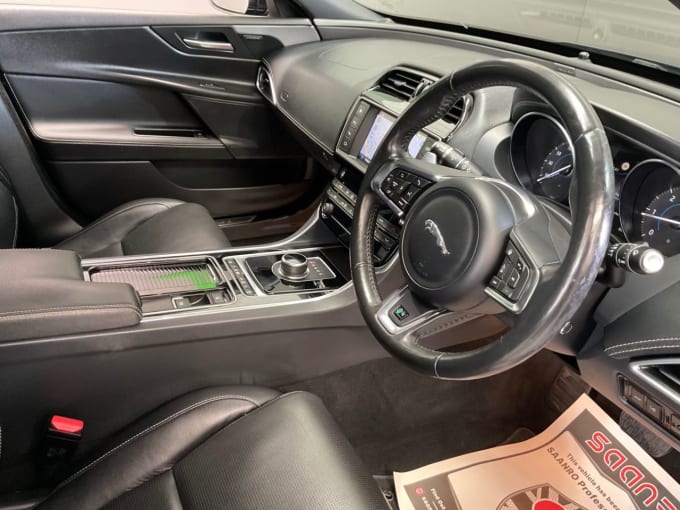 2025 Jaguar Xe