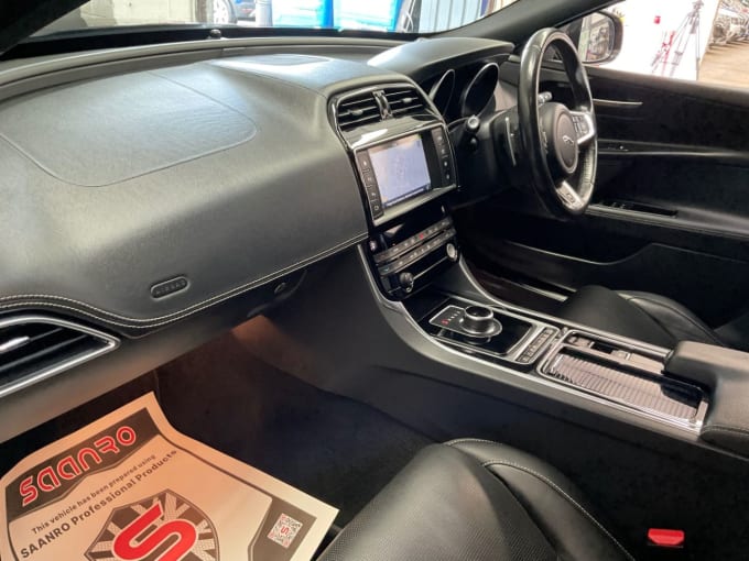 2025 Jaguar Xe