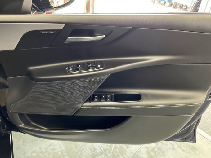 2025 Jaguar Xe