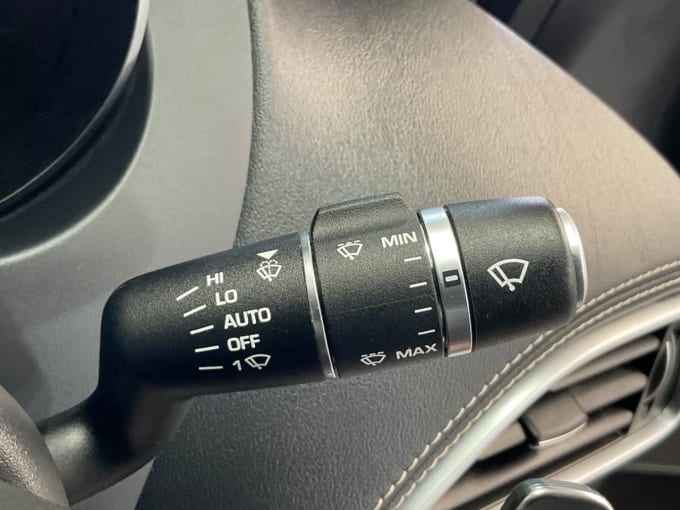2025 Jaguar Xe