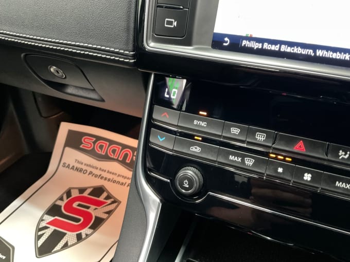 2025 Jaguar Xe
