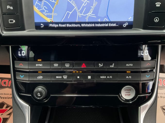 2025 Jaguar Xe