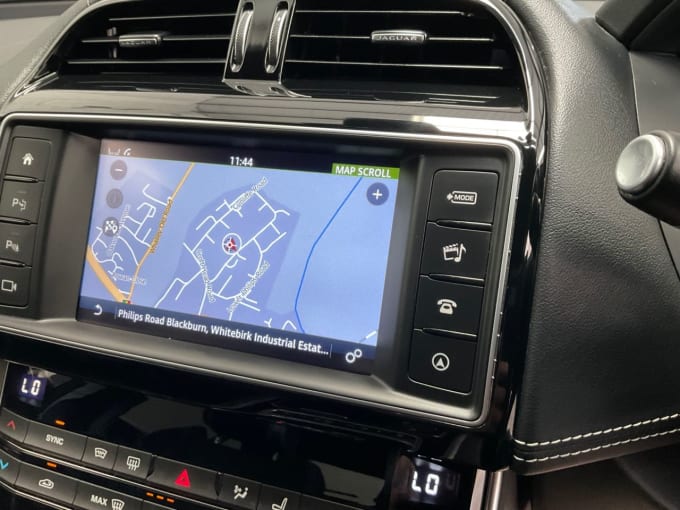 2025 Jaguar Xe