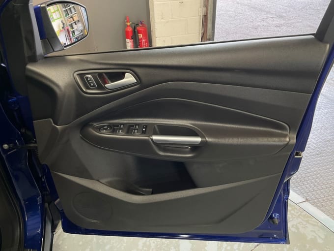 2025 Ford Kuga