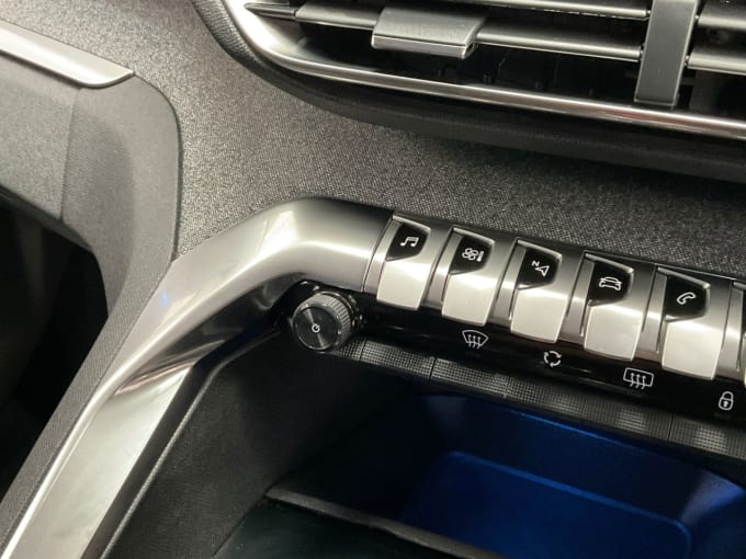 2025 Peugeot 3008