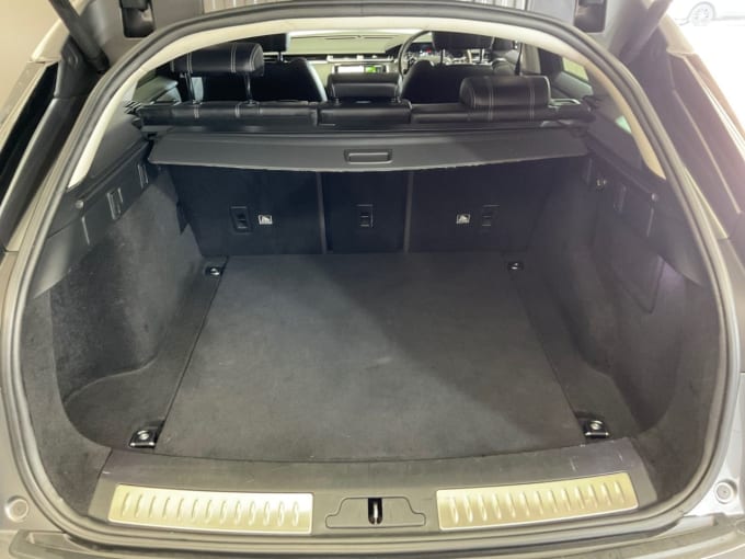 2025 Land Rover Range Rover Velar