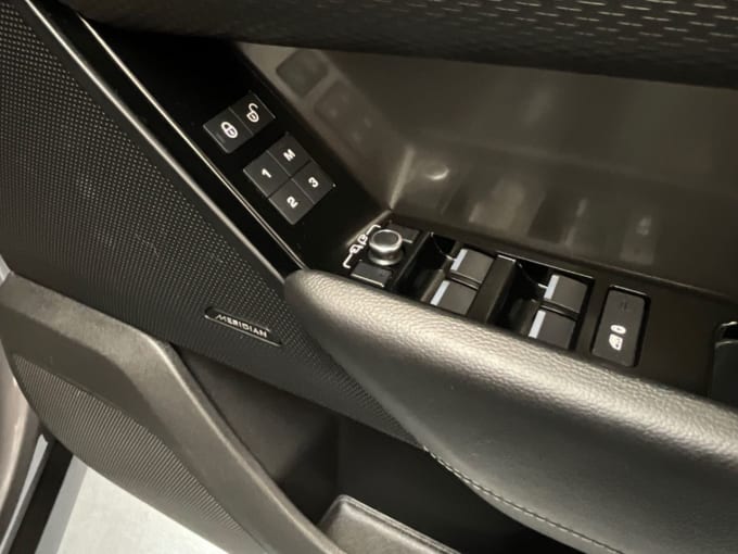 2025 Land Rover Range Rover Velar
