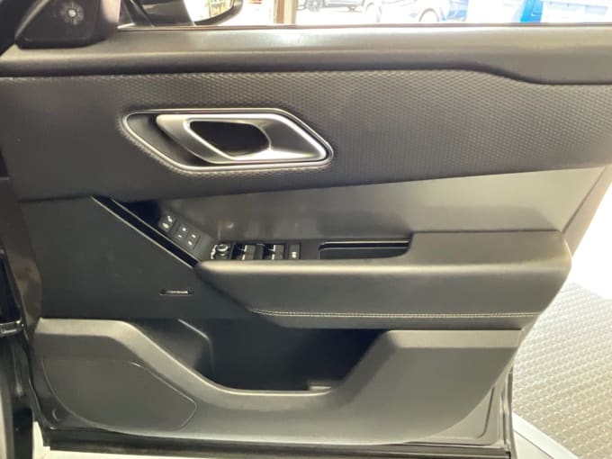 2025 Land Rover Range Rover Velar