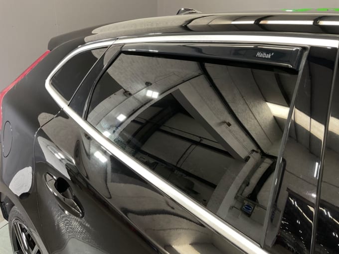 2025 Volvo V40