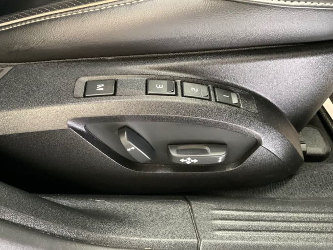 2025 Volvo V40