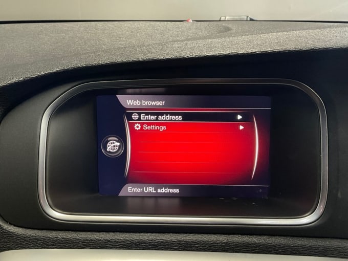 2025 Volvo V40