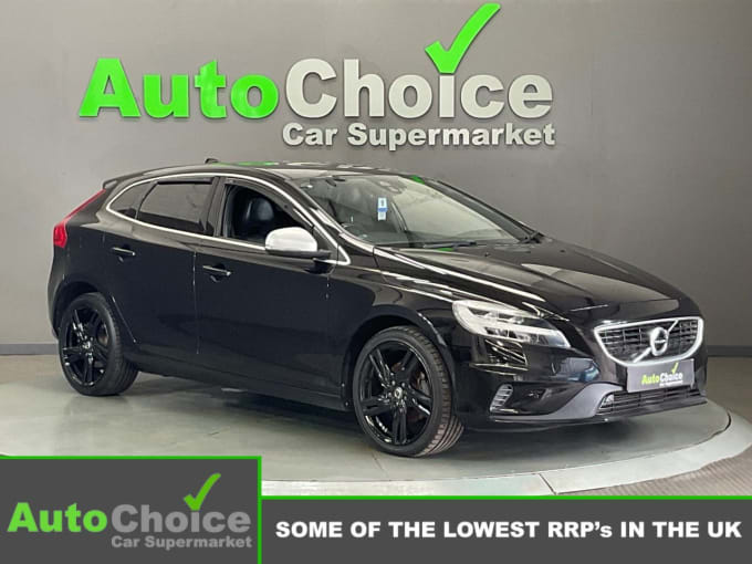 2025 Volvo V40