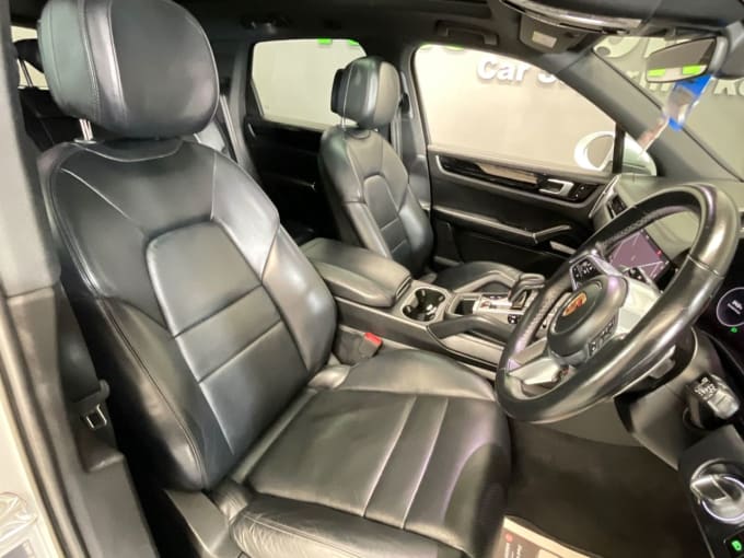 2025 Porsche Cayenne