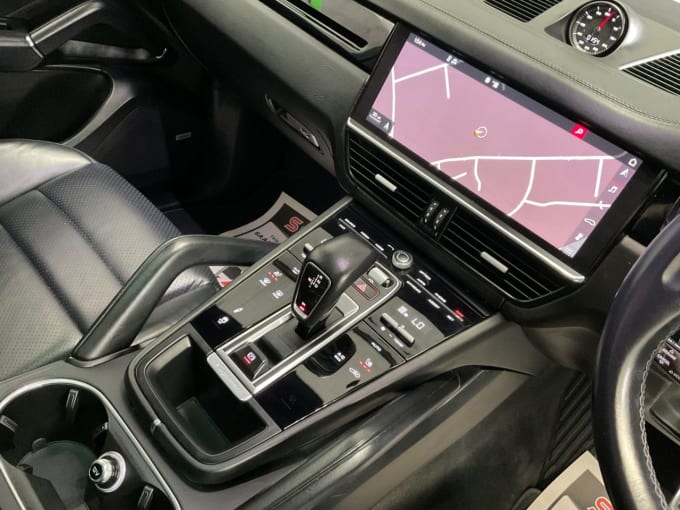 2025 Porsche Cayenne