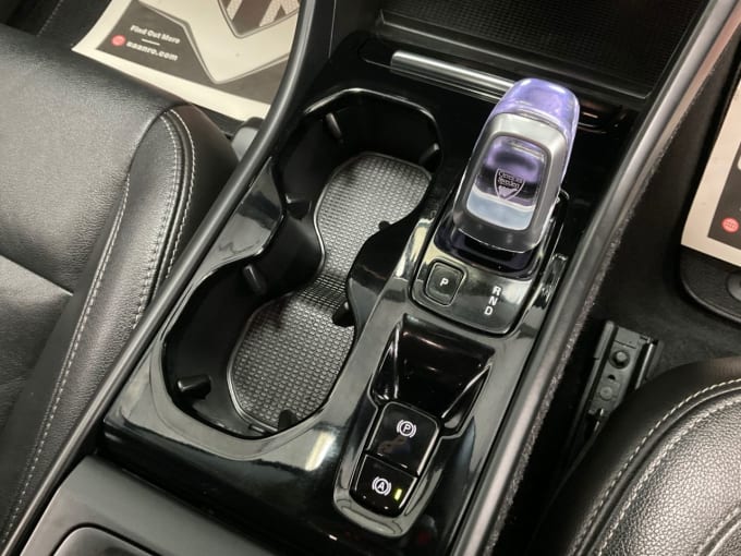 2025 Volvo Xc40