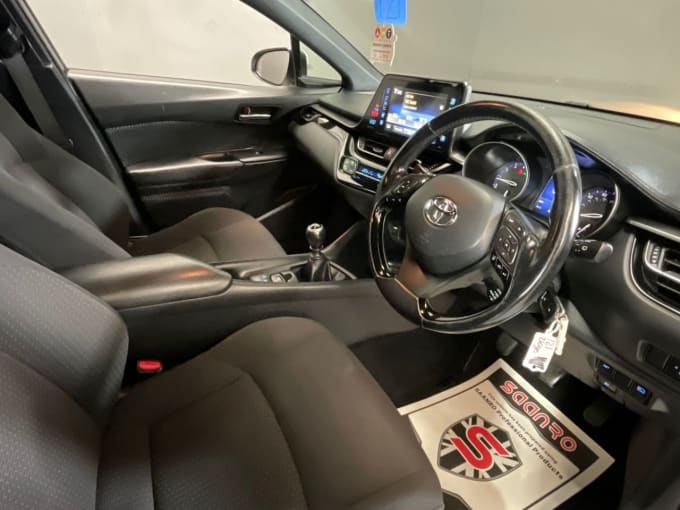 2025 Toyota C-hr