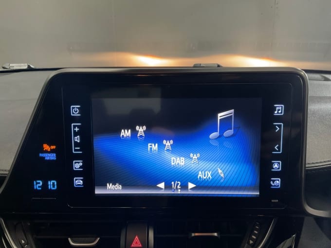 2025 Toyota C-hr