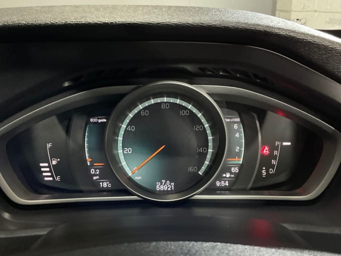 2025 Volvo V40 Cross Country