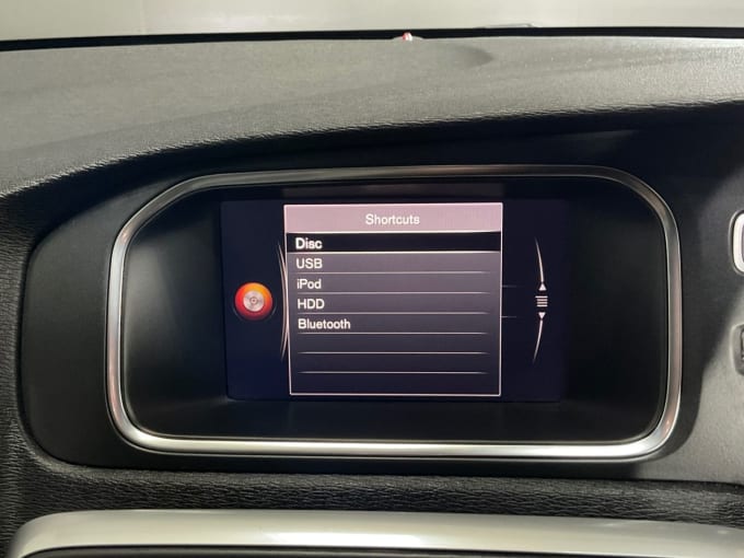 2025 Volvo V40 Cross Country