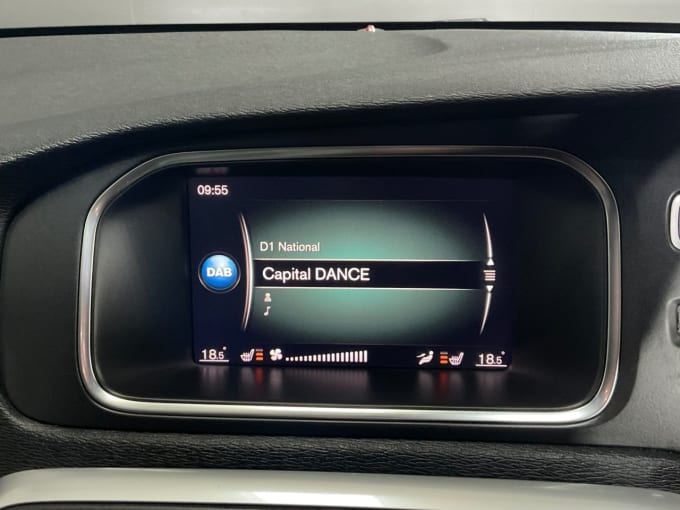 2025 Volvo V40 Cross Country