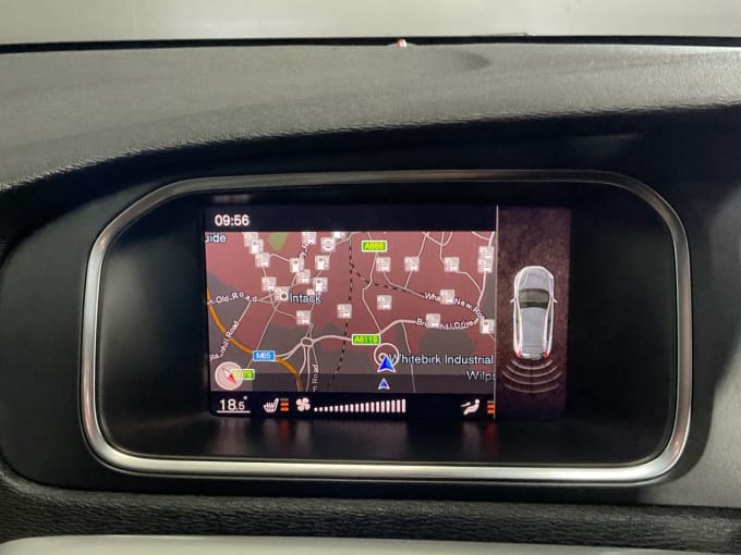2025 Volvo V40 Cross Country