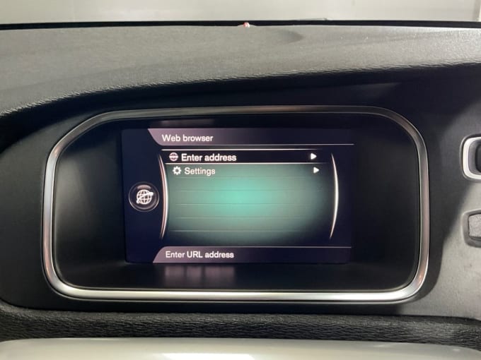 2025 Volvo V40 Cross Country