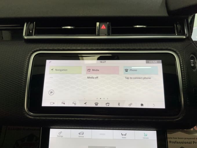 2025 Land Rover Range Rover Velar