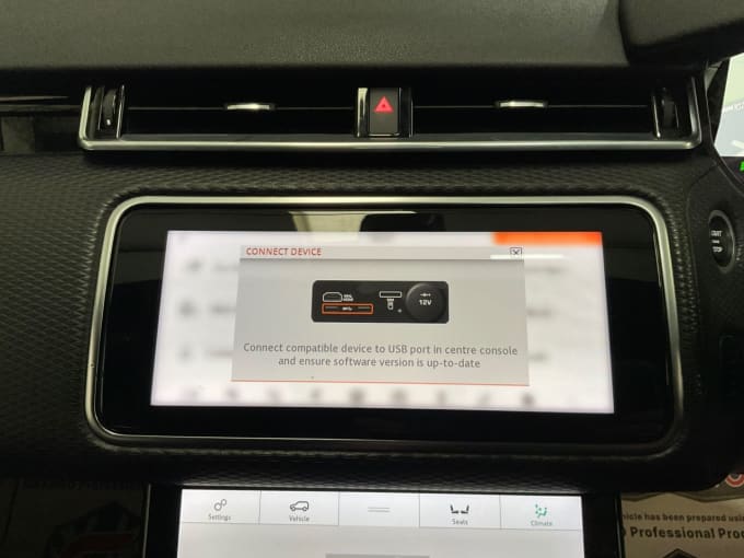 2025 Land Rover Range Rover Velar