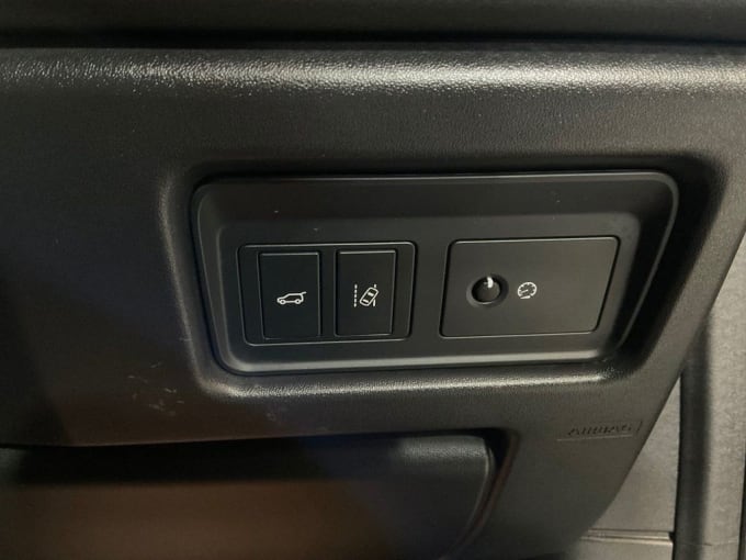 2025 Land Rover Discovery Sport