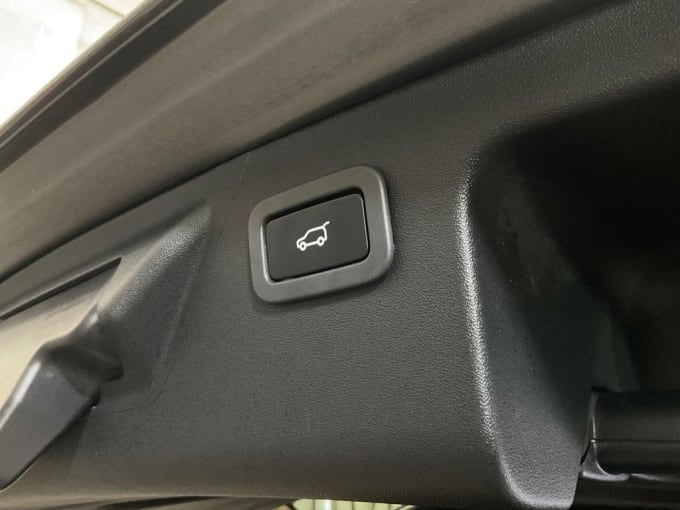 2025 Land Rover Discovery Sport