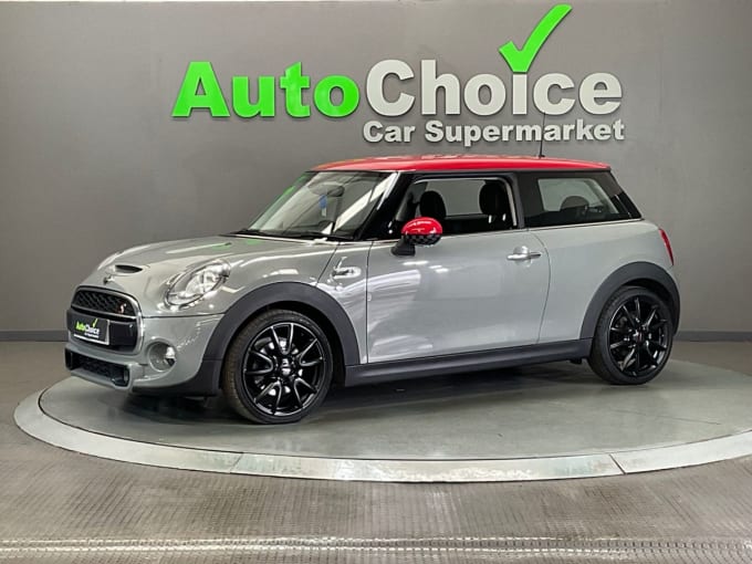 2025 Mini Hatch