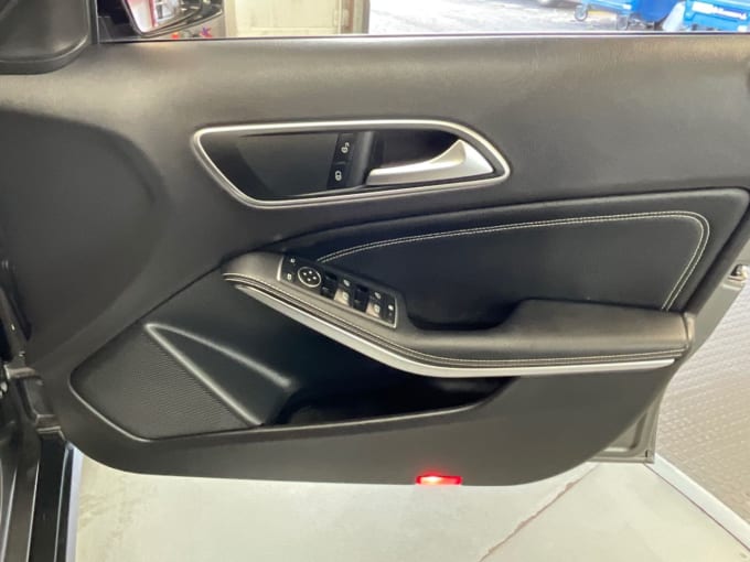 2025 Mercedes-benz 180