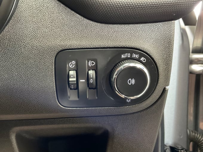 2025 Vauxhall Crossland X