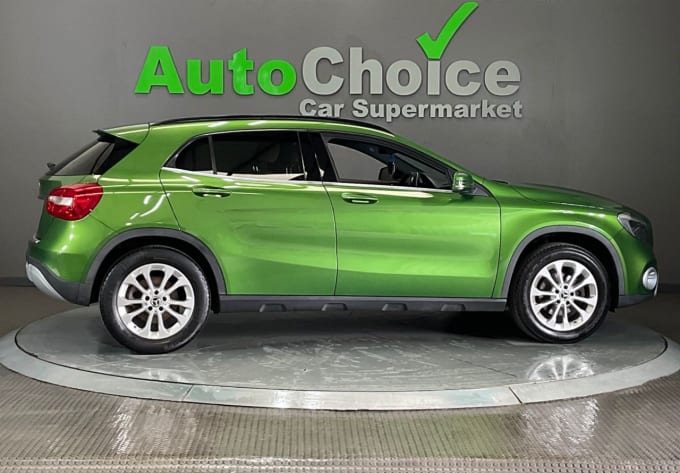 2025 Mercedes-benz 180