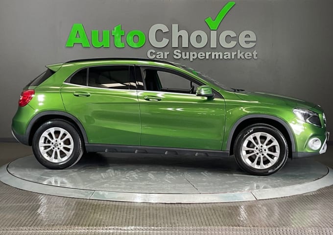 2025 Mercedes-benz 180