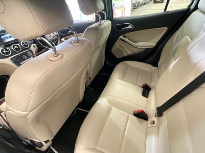 2025 Mercedes-benz 180
