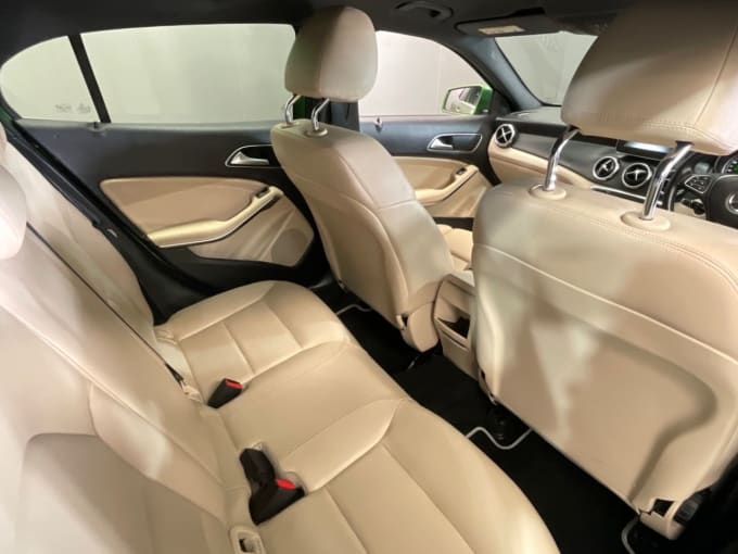 2025 Mercedes-benz 180