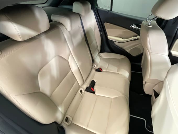 2025 Mercedes-benz 180