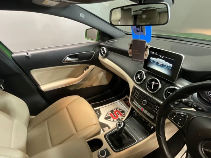 2025 Mercedes-benz 180
