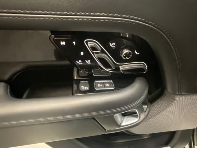 2025 Land Rover Range Rover