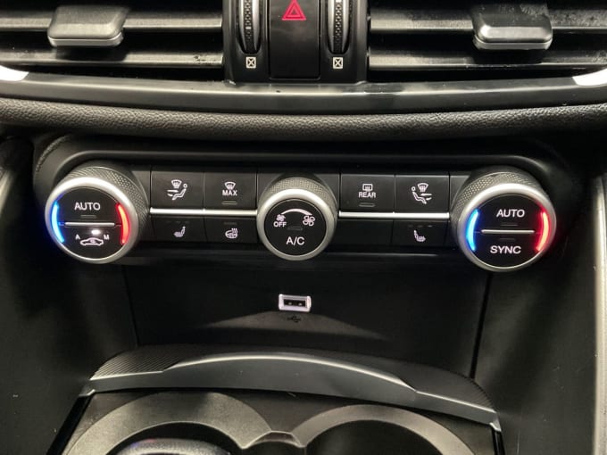 2025 Alfa Romeo Giulia