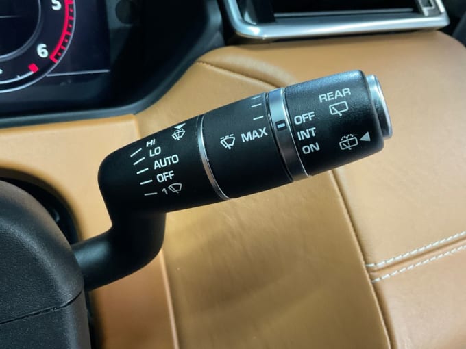 2025 Land Rover Range Rover Velar