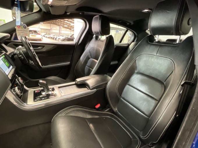 2020 Jaguar Xe