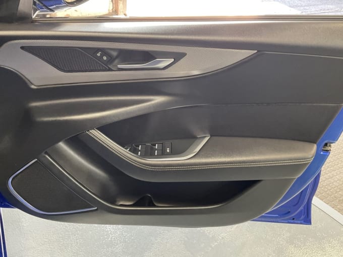 2020 Jaguar Xe