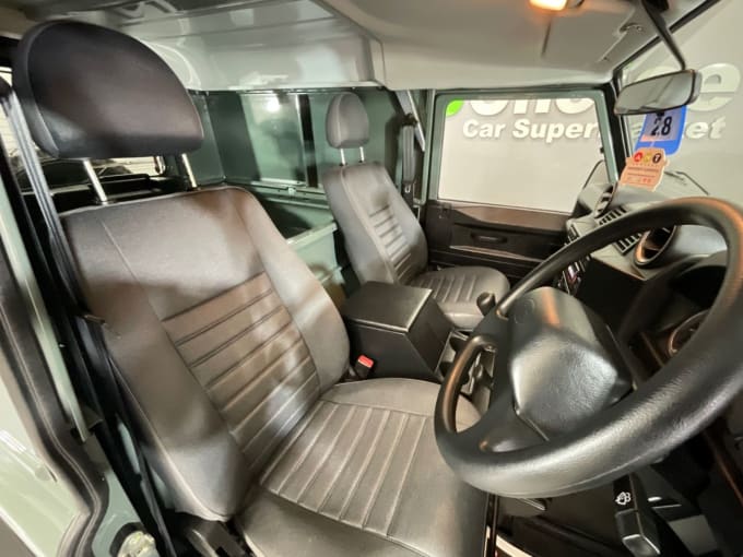 2025 Land Rover Defender