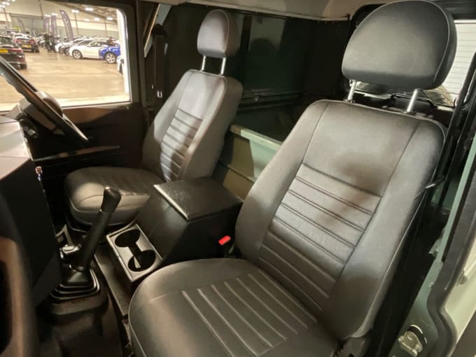 2025 Land Rover Defender