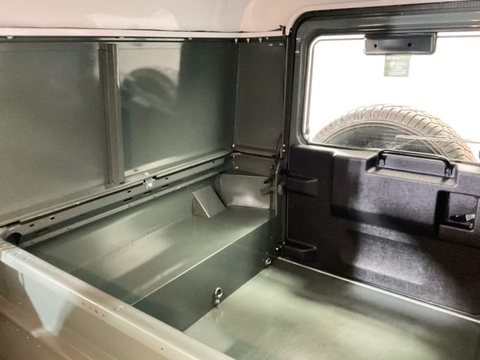 2025 Land Rover Defender